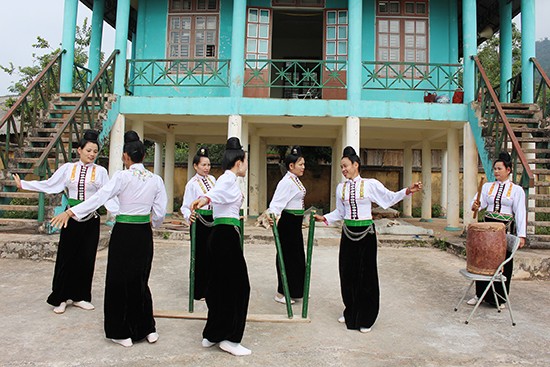 “Hun may” – ein traditionelles Musikinstrument der Khang in Quynh Nhai