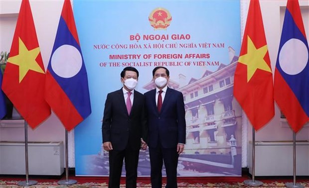 Vietnam und Laos führen politische Konsultation 