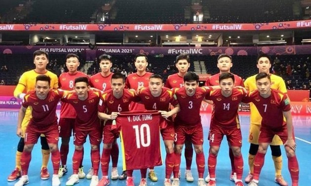 Trong Hoang, Minh Vưong und die vietnamesische Futsalmannschaft sind Kandidaten für den Fair Play-Preis 2021