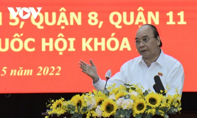 Staatspräsident Nguyen Xuan Phuc trifft Wähler in Ho Chi Minh Stadt