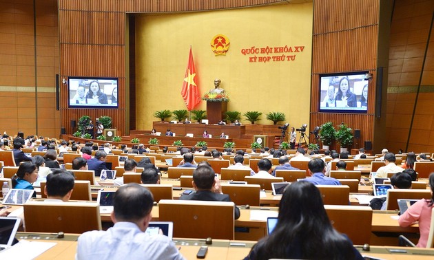 Parlament diskutiert vier Gesetzesentwürfe