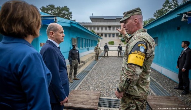 Bundeskanzler Olaf Scholz besucht DMZ zwischen Nord- und Südkorea