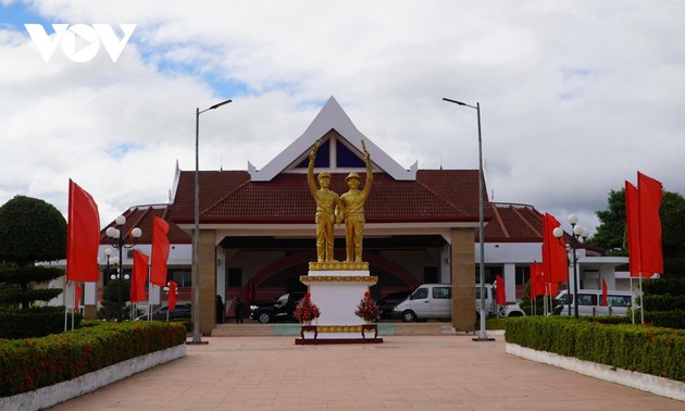 Vietnamesische Freiwilligen und Experten in Laos sind Symbol der Solidarität beider Länder