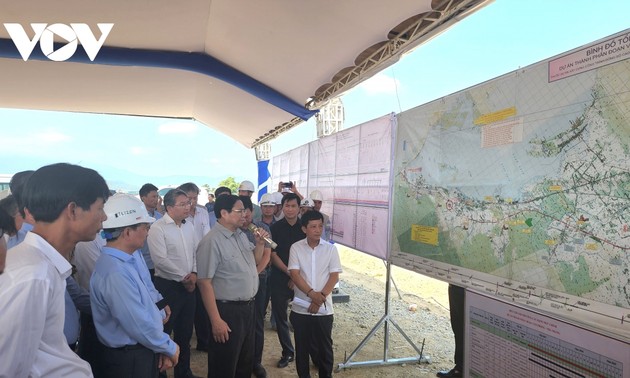 Premierminister überprüft Verkehrsprojekte in Khanh Hoa, Phu Yen und Binh Dinh