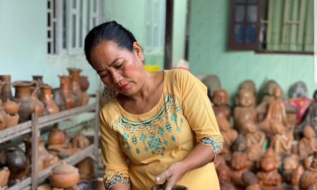 ໝູ່ບ້ານອາຊີບເຄື່ອງປັ້ນດິນເຜົາ ເບົາຈຸກ, ແຂວງ ນິງທ້ວນ