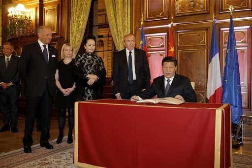 France signs deals worth 25b USD with China