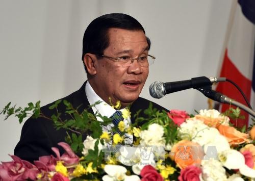 Cambodia calls for East Sea dispute settlement via negotiations