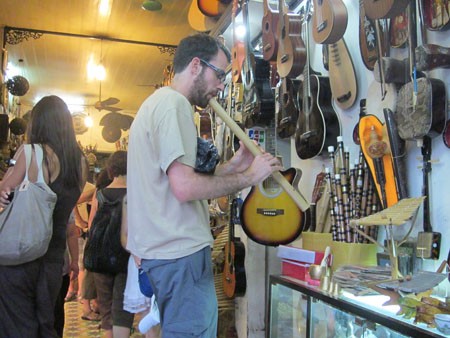 Hacer compras en el Casco Viejo de Hanoi