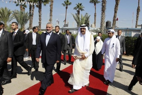 Rey de Qatar visita Franja de Gaza