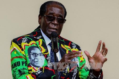 Destituyen a Mugabe como presidente del partido gobernante en Zimbabue