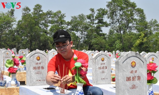 Homenajes en los sitios históricos de Truong Son