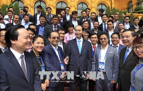 Vietnam aprecia contribuciones de intelectuales nacionales al desarrollo del país