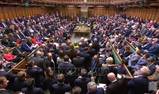 British MPs pass bill to prevent no-deal Brexit 