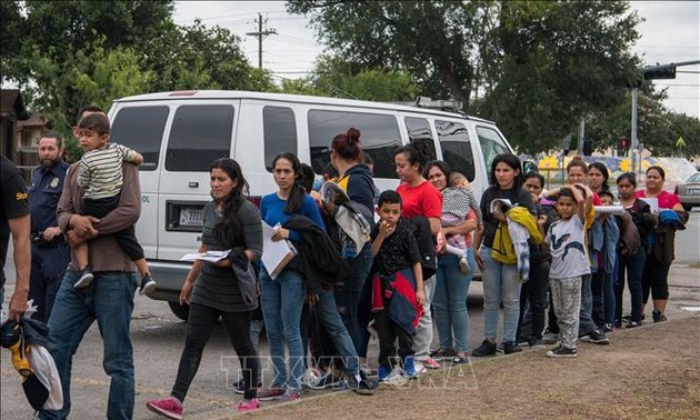 Alertan por condiciones de hacinamiento en centros de refugiados en Estados Unidos