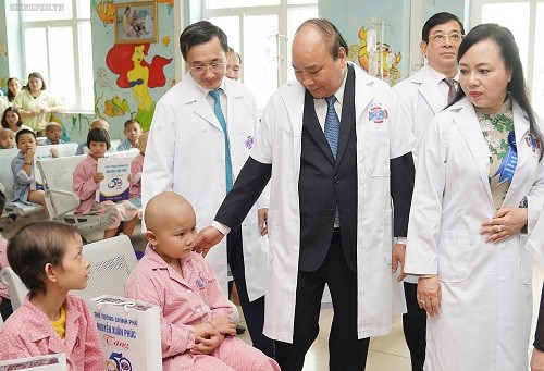 Premier vietnamita asiste al acto conmemorativo del 50 aniversario de la fundación del Hospital K