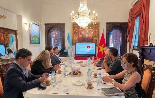 Actualizan situación de Vietnam a prensa argentina