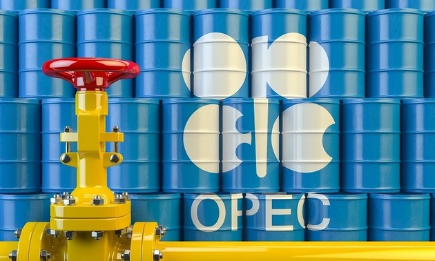 OPEP+ considera reducir drásticamente la producción de petróleo