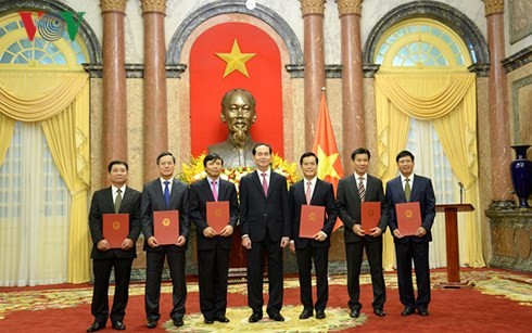 Le président Tran Dai Quang nomme de nouveaux ambassadeurs