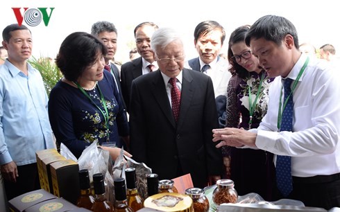 Nguyên Phu Trong à la rentrée scolaire de l’Académie d’agronomie du Vietnam