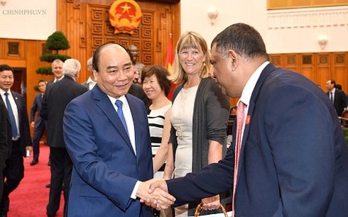 Nguyên Xuân Phuc rencontre des professionnels étrangers du tourisme 