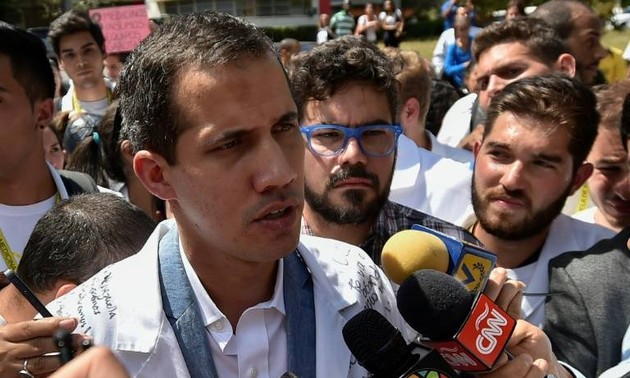 Venezuela : Juan Guaido, président autoproclamé, présente son plan pour le pays