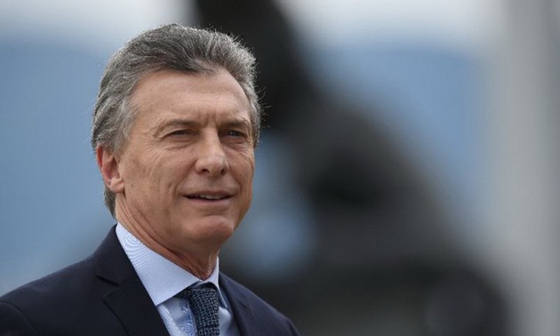 Le président argentin entame sa visite officielle au Vietnam