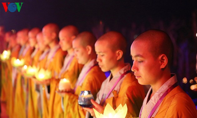 Vesak 2019: fête des lanternes pour la paix du monde