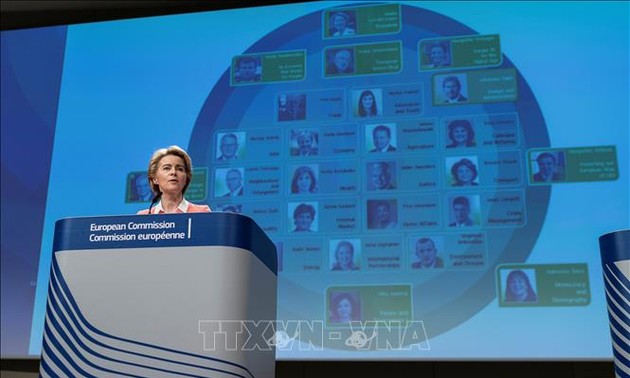 Ursula von der Leyen présente la nouvelle composition de la CE