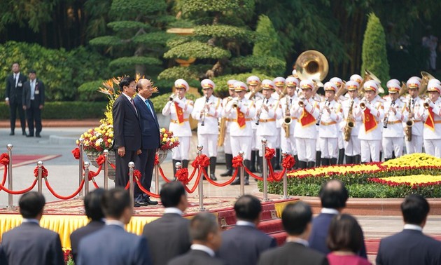 Nguyên Xuân Phuc : Nouvelle page de la coopération Vietnam-Laos