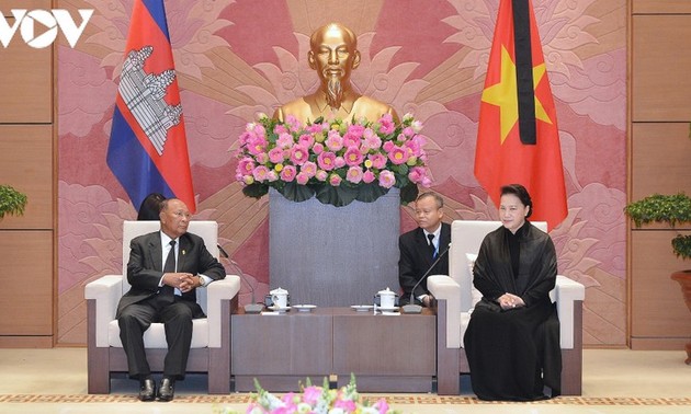 Nguyên Thi Kim Ngân reçoit le président de l’Assemblée nationale cambodgienne