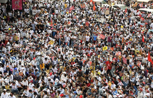 Le G7 condamne fermement les violences contre les manifestants au Myanmar