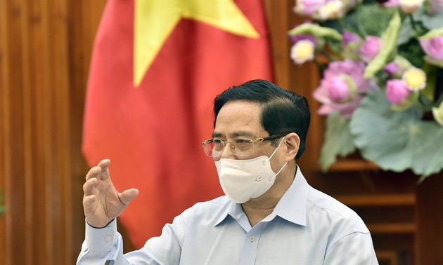 Covid-19 : Pham Minh Chinh travaille avec le ministère de la Santé