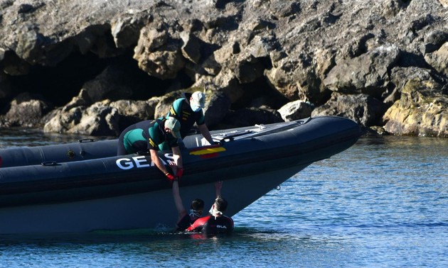 Espagne: 5 000 migrants arrivent à Ceuta en une journée, un “record“