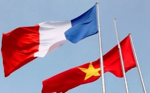 Fête nationale française: les dirigeants vietnamiens présentent leurs vœux 