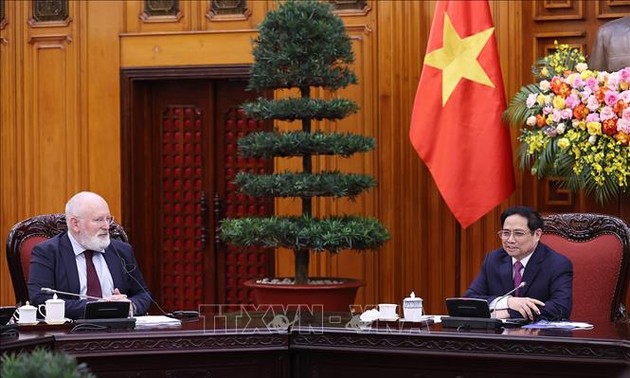 Pham Minh Chinh reçoit Frans Timmermans