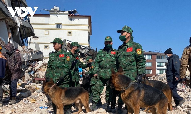 Séisme en Turquie: les secouristes vietnamiens poursuivent leurs efforts