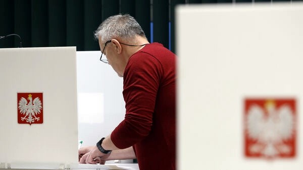 Législatives en Pologne: L'opposition pro-européenne revendique la victoire sur le PiS