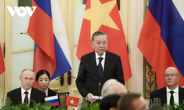 Un banquet en l’honneur de Vladimir Poutine à Hanoï