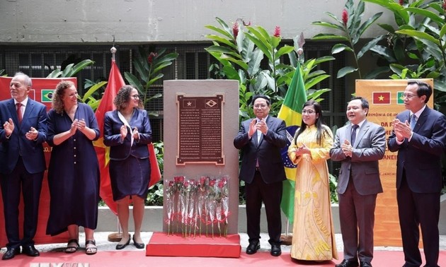 Une plaque commémorative en l'honneur de Hô Chi Minh inaugurée à Rio de Janeiro