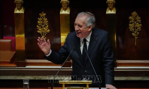 François Bayrou force l’adoption du budget 2025 par le 49.3  ​