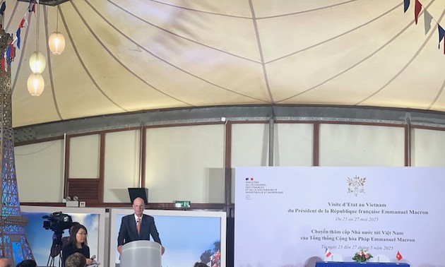 Neuf accords signés pour dynamiser les relations Vietnam - France