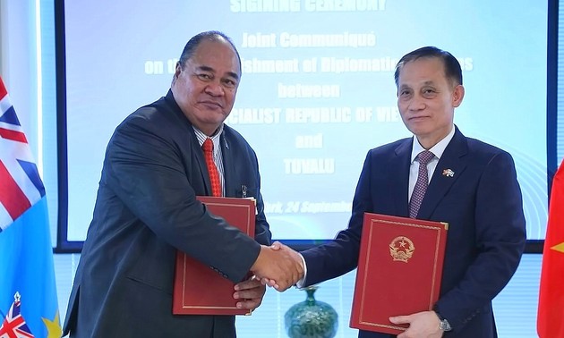 Le Vietnam établit des relations diplomatiques avec Tuvalu