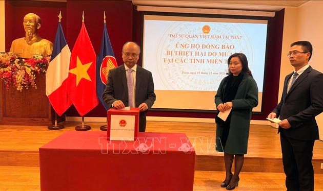 L'ambassade du Vietnam en France lance une collecte de dons pour les sinistrés des inondations