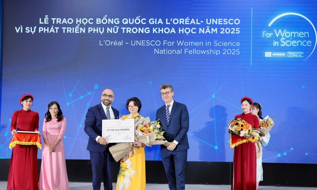 Trois scientifiques vietnamiennes lauréates de la bourse L’Oréal-UNESCO 2025