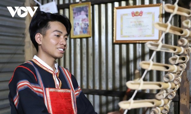 Ksor Djoan et le parcours des jeunes Jrai pour réveiller les sons des forêts