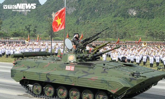 Tên lửa, xe chiến đấu 'Made in Vietnam' phô diễn sức mạnh tại buổi hợp luyện A80
