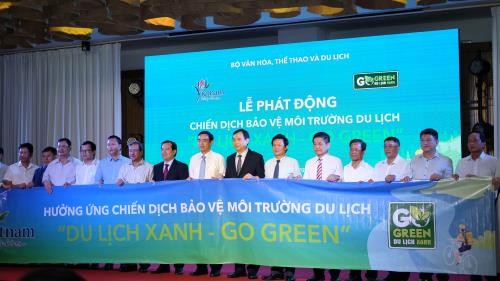 Người dân Đà Nẵng hưởng ứng chiến dịch Du lịch xanh