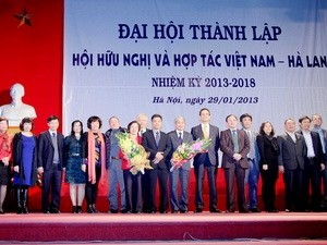 Memperingati ultah ke-40 penggalangan hubungan diplomatik Vietnam –Belanda.