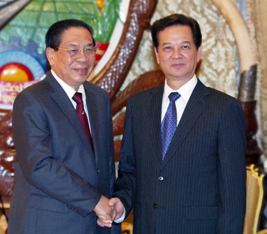 PM Vietnam Nguyen Tan Dung  mengadakan pertemuan dengan para pemimpin Laos dan Kamboja 