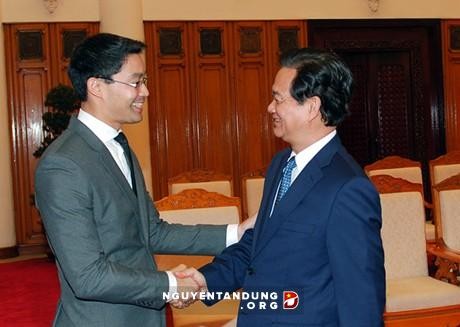 PM Vietnam,Nguyen Tan Dung menerima Direktur Eksekutif Forum Ekonomi Dunia